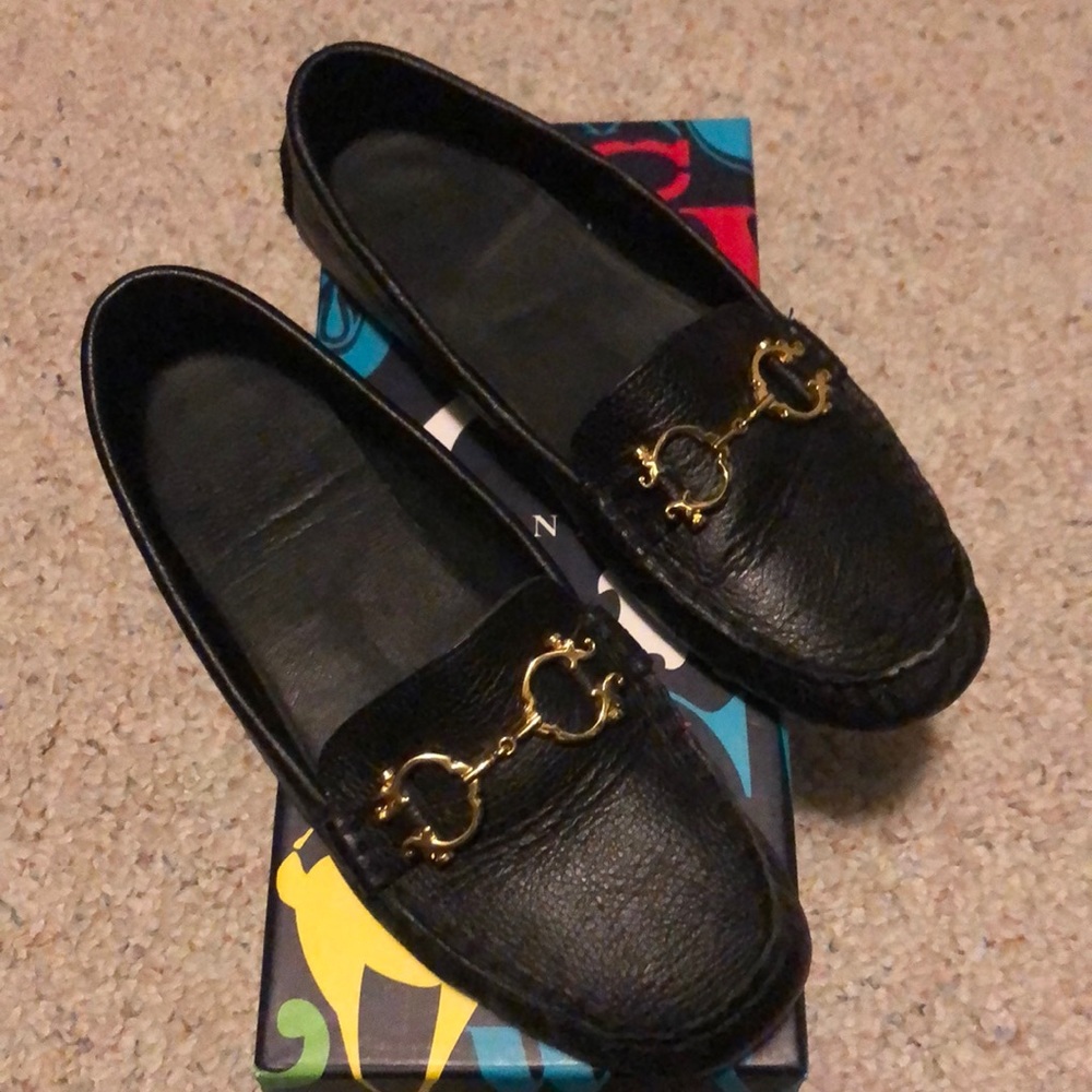 C Wonder Logo Driving Moccasins - Black Pebbled